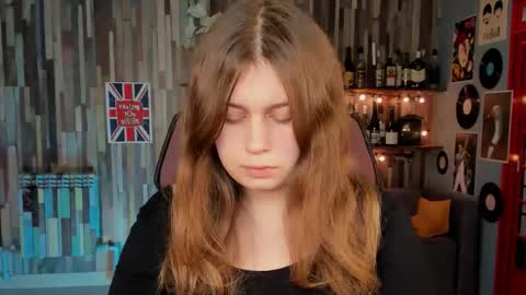 fiora online show from 11-27-25, 01:02