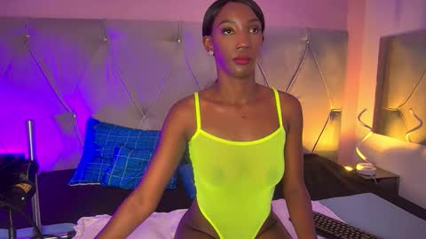 Fiorela Lenin  online show from 10-17-25, 04:09