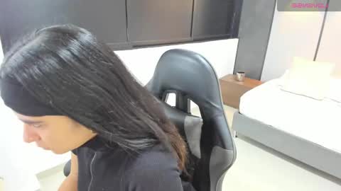 F I O R E L L A  online show from 10-22-25, 07:13