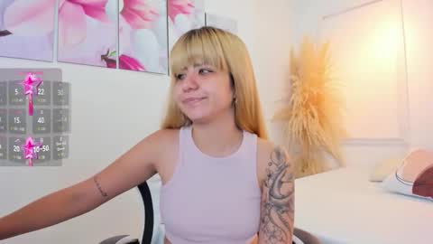 Snapshot of fiorella_sweet_ chatting on 03-13-26, 07:53 Fio online show from 03-13-26, 07:53