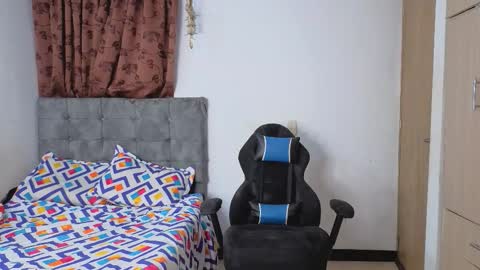 F I O R E L L A  online show from 03-20-26, 04:17