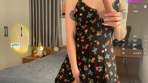 Snapshot of fire_red_ chatting on 12-04-24, 08:23 Liss  online show from 12-04-24, 08:23