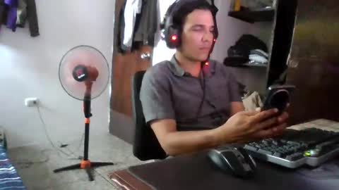 Snapshot of firefeelings chatting on 12-25-24, 11:11 Ricardo online show from 12-25-24, 11:11