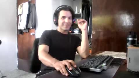 Snapshot of firefeelings chatting on 12-26-24, 08:11 Ricardo online show from 12-26-24, 08:11