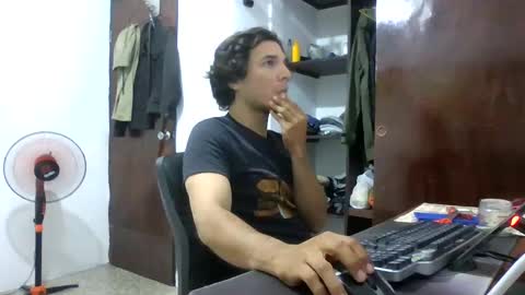 Snapshot of firefeelings chatting on 12-30-24, 02:42 Ricardo online show from 12-30-24, 02:42