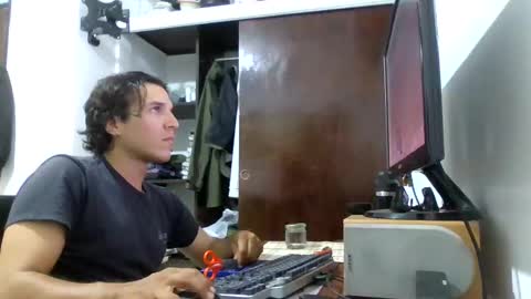 Snapshot of firefeelings chatting on 01-02-25, 02:33 Ricardo online show from 01-02-25, 02:33