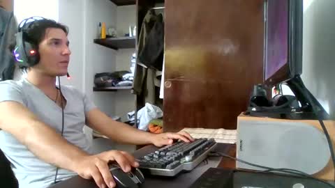 Snapshot of firefeelings chatting on 01-03-25, 04:59 Ricardo online show from 01-03-25, 04:59