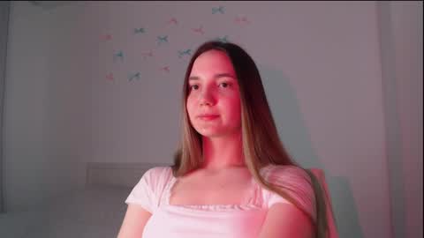 fireflies_fly_ online show from 04-24-26, 07:49