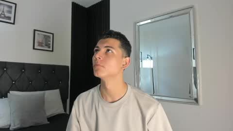 Nicolas online show from 05-18-26, 12:33