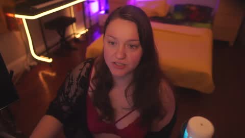 Snapshot of fireproofcuriousity chatting on 10-14-25, 02:34 Lio Roxy online show from 10-14-25, 02:34