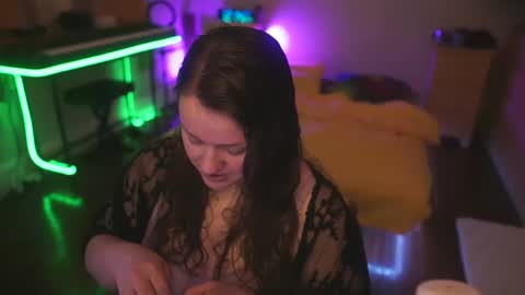 Snapshot of fireproofcuriousity chatting on 10-19-25, 04:13 Lio Roxy online show from 10-19-25, 04:13