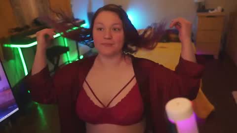 Snapshot of fireproofcuriousity chatting on 11-15-25, 04:43 Lio Roxy online show from 11-15-25, 04:43