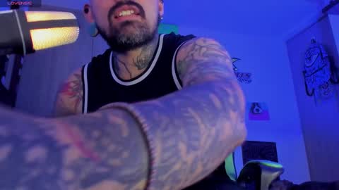 Snapshot of fisherrman666 chatting on 09-10-25, 02:11 fisherrman666 online show from 09-10-25, 02:11