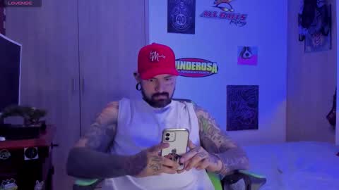 Snapshot of fisherrman666 chatting on 09-26-25, 01:20 fisherrman666 online show from 09-26-25, 01:20