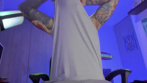 Snapshot of fisherrman666 chatting on 11-11-25, 01:27 fisherrman666 online show from 11-11-25, 01:27