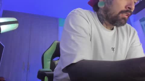 Snapshot of fisherrman666 chatting on 11-12-25, 02:12 fisherrman666 online show from 11-12-25, 02:12