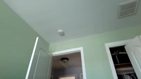 Snapshot of fishyfishy6460 chatting on 12-19-25, 06:37 fishyfishy6460 online show from 12-19-25, 06:37