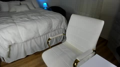 Jamie or Frisky  online show from 12-18-24, 10:35