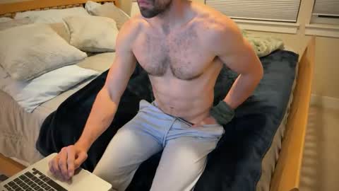 Snapshot of fitfunweird chatting on 12-03-25, 01:35 fitfunweird online show from 12-03-25, 01:35