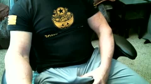 fitguy40 online show from 01-06-25, 08:07