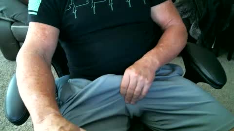 fitguy40 online show from 03-04-25, 07:43