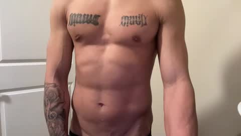 Snapshot of fithornyandtatted chatting on 01-15-25, 11:21 fithornyandtatted online show from 01-15-25, 11:21