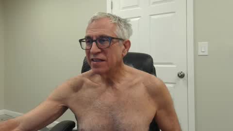 Snapshot of fitman999 chatting on 12-15-24, 08:36 Jon online show from 12-15-24, 08:36