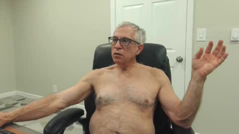 Snapshot of fitman999 chatting on 12-16-24, 03:51 Jon online show from 12-16-24, 03:51