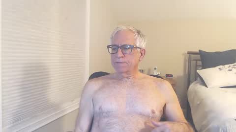 Snapshot of fitman999 chatting on 01-18-25, 09:45 Jon online show from 01-18-25, 09:45