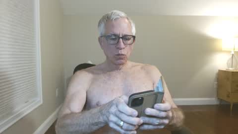 Snapshot of fitman999 chatting on 02-25-25, 03:09 Jon online show from 02-25-25, 03:09