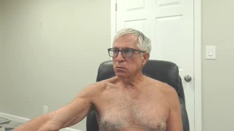 Snapshot of fitman999 chatting on 09-19-25, 02:13 Jon online show from 09-19-25, 02:13