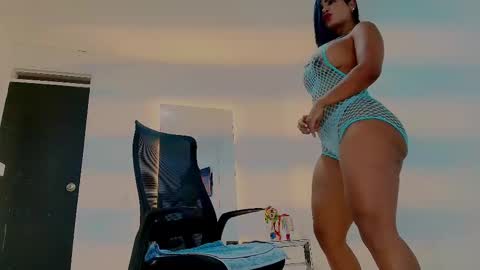 Snapshot of fitnessmommyy chatting on 09-30-25, 04:34 fitnessmommyy online show from 09-30-25, 04:34