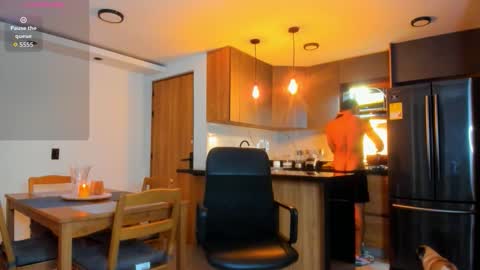 Elias Valencia online show from 12-23-25, 01:58