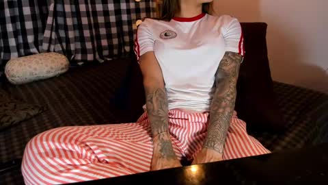 Snapshot of fitrosexxx chatting on 02-23-25, 03:02 Margarita online show from 02-23-25, 03:02