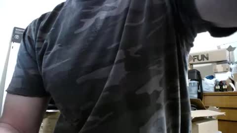 Snapshot of fitshow75 chatting on 01-12-26, 02:28 Links in Bio below online show from 01-12-26, 02:28