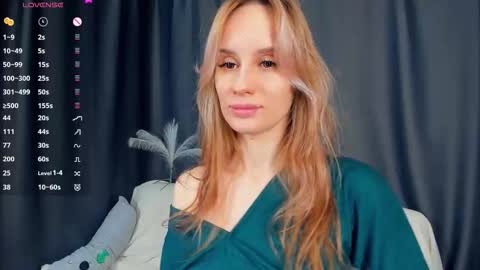 Snapshot of fizana chatting on 02-24-26, 02:42 Kira online show from 02-24-26, 02:42