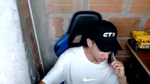 Snapshot of flacolatind chatting on 01-04-25, 08:16 FLACO online show from 01-04-25, 08:16