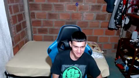 Snapshot of flacolatind chatting on 02-21-25, 02:06 FLACO online show from 02-21-25, 02:06