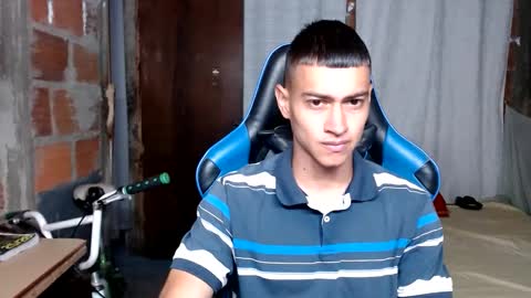 Snapshot of flacolatind chatting on 10-11-25, 03:43 FLACO online show from 10-11-25, 03:43