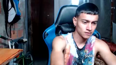 Snapshot of flacolatind chatting on 11-19-25, 02:22 FLACO online show from 11-19-25, 02:22