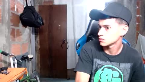 Snapshot of flacolatind chatting on 11-23-25, 04:01 FLACO online show from 11-23-25, 04:01