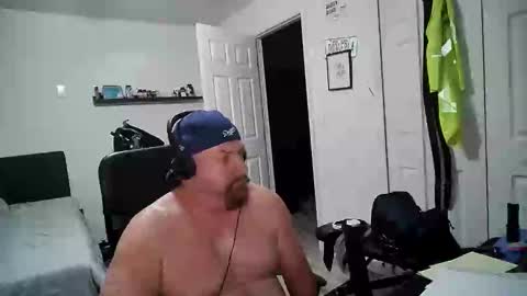 Snapshot of flaguy3233 chatting on 01-06-25, 11:09 Florida guy online show from 01-06-25, 11:09