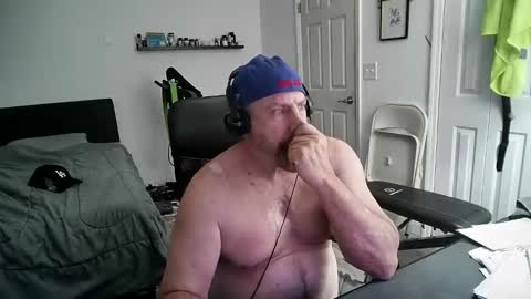 Snapshot of flaguy3233 chatting on 01-11-25, 05:20 Florida guy online show from 01-11-25, 05:20