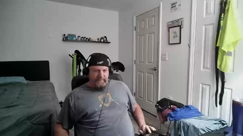 Snapshot of flaguy3233 chatting on 01-18-25, 02:47 Florida guy online show from 01-18-25, 02:47