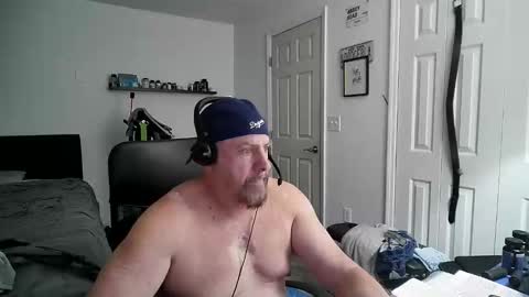 Snapshot of flaguy3233 chatting on 02-08-25, 05:51 Florida guy online show from 02-08-25, 05:51