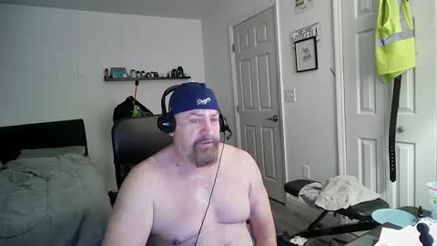 Snapshot of flaguy3233 chatting on 02-24-25, 06:47 Florida guy online show from 02-24-25, 06:47
