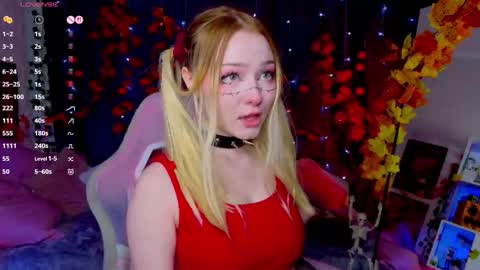 Sophie online show from 10-19-25, 04:02