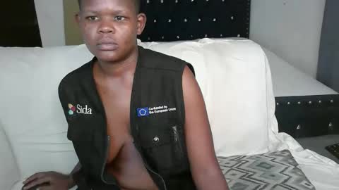 Snapshot of flaquo1 chatting on 11-03-25, 12:02 flaquo1 online show from 11-03-25, 12:02