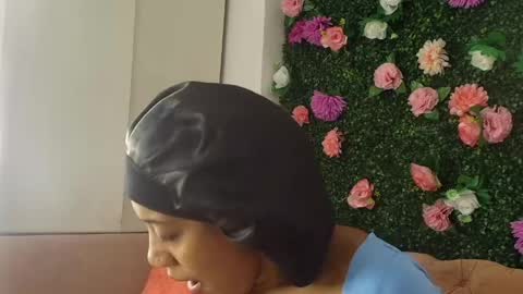 Snapshot of flavia_cruz chatting on 04-29-26, 12:20 Flavia online show from 04-29-26, 12:20