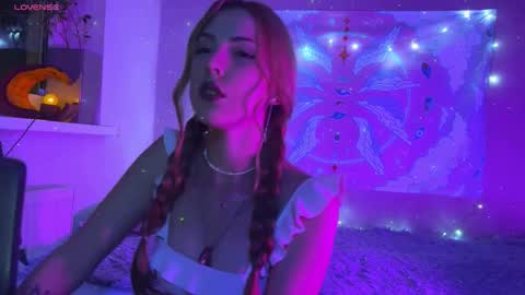 Snapshot of fleurhome chatting on 11-04-25, 04:50 Mia online show from 11-04-25, 04:50